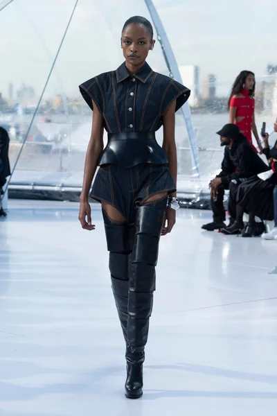 Look 30